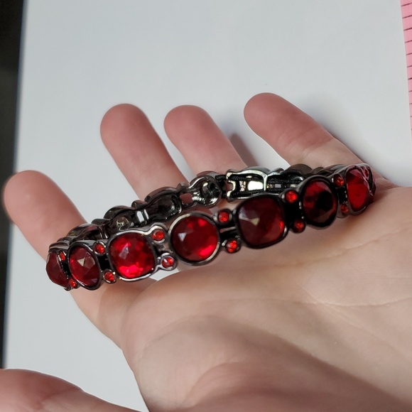 2013 Avon Birthstone color expansion bracelet July - Ruby Color - Picture 2 of 8